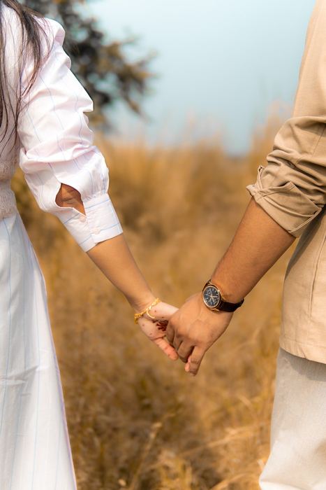 Pre-wedding — holding hands